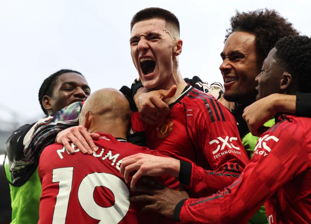 据《泰晤士报》消息，拉爵在曼联推行的成本削减计划已初见成效，俱乐部薪资账单显著下