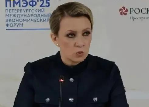 俄罗斯外交部发言人扎哈罗娃表示，俄罗斯强烈警告美国不要对以伊冲突进行军事干预，这
