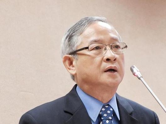 台湾地区知名人士林郁方表示，我实在想不明白，大陆建造那么多武器装备，又造这么多航