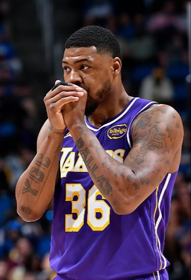 去年休赛期的几笔杰出运作排名，第一没有悬念！10、湖人签约艾顿9、勇士签约