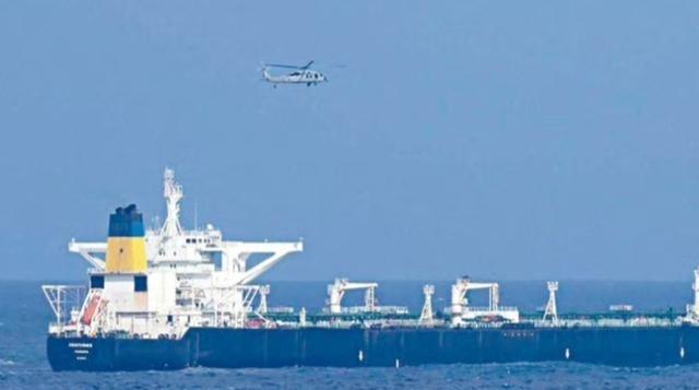 这一场美国彻底不装了！随着中国船只被美国扣押后，特朗普再次发声，表示将把船只和船