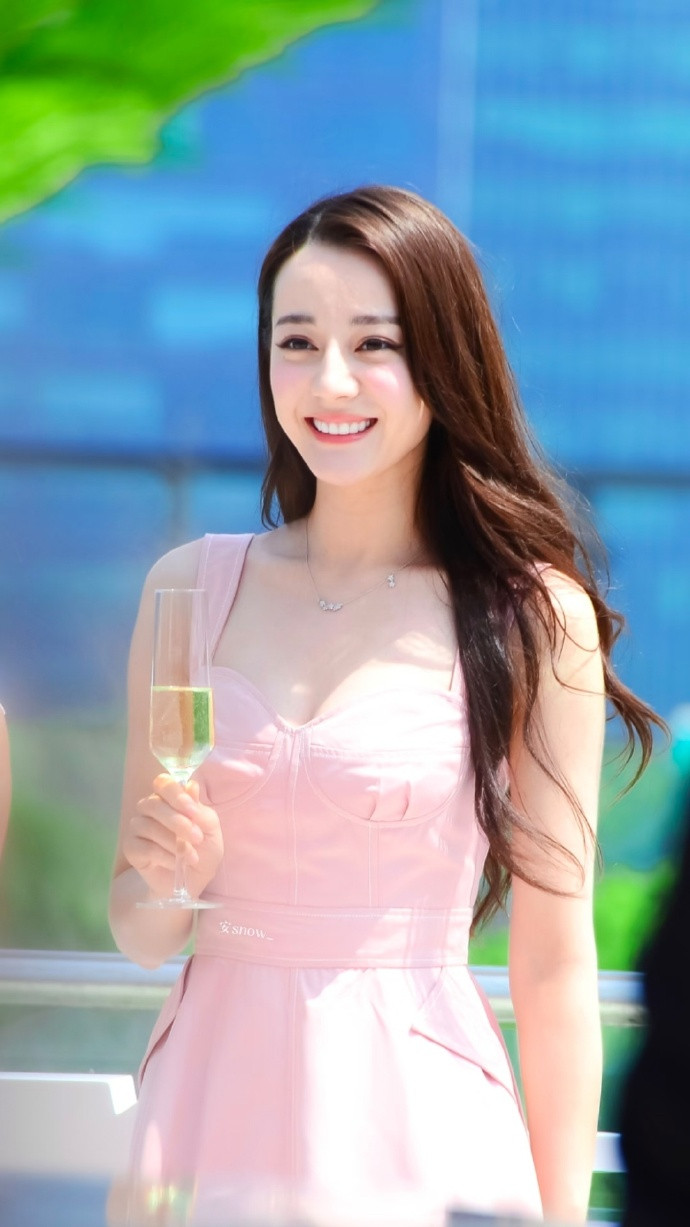 给冬日寒冷的我们一点点明媚感