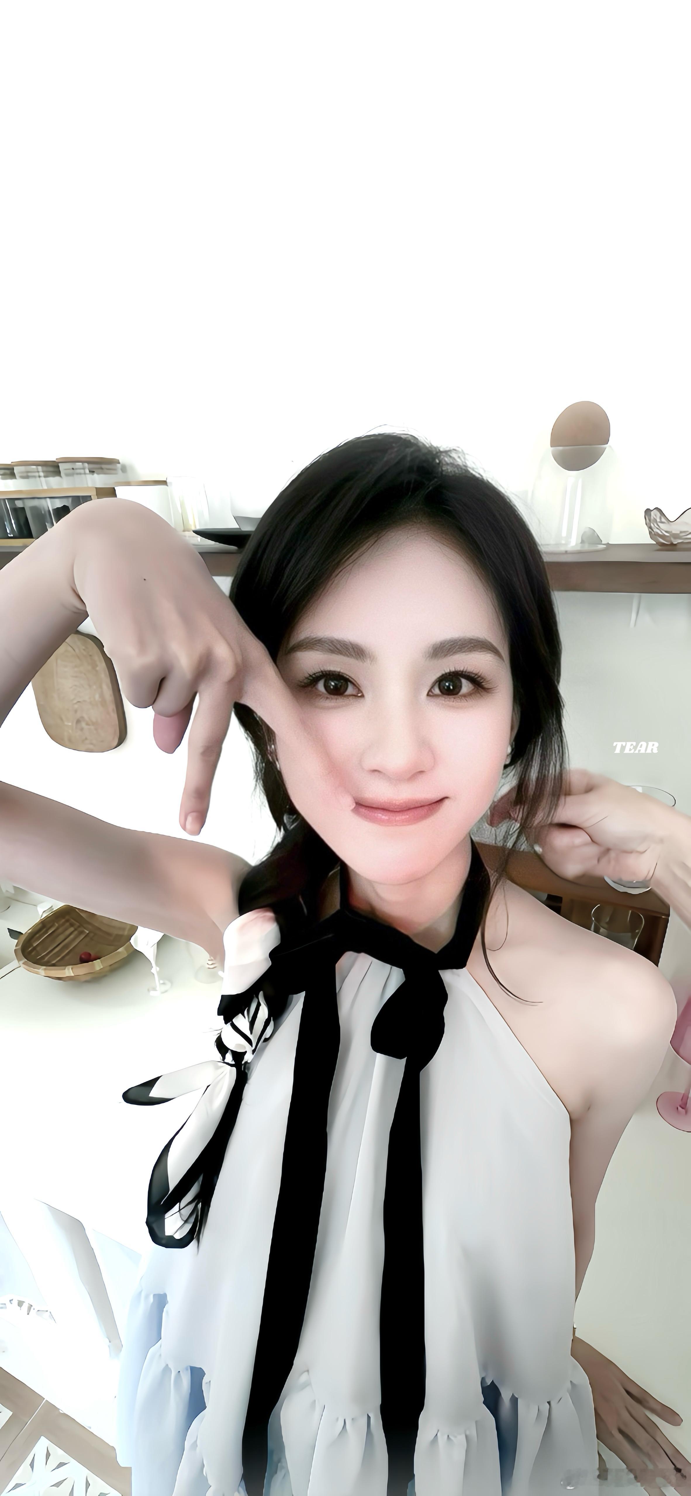 #陈都灵#₊˚🤍₊⁺딩동ㅎㅇ…自调壁纸小嘟嘟你好美​