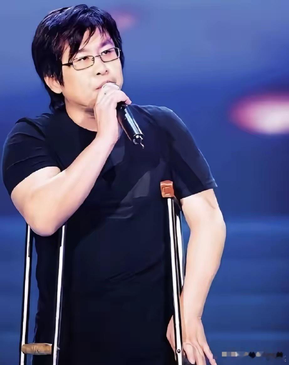 果然互联网是没有记忆的。64岁的郑智化又来大陆商演了。深圳机场风波才过去仅仅半年