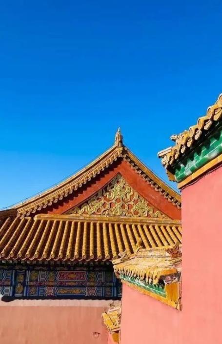 故宫缺钱到了什么地步，似乎永远入不敷出？故宫每年门票收入近8亿，文创收入大约