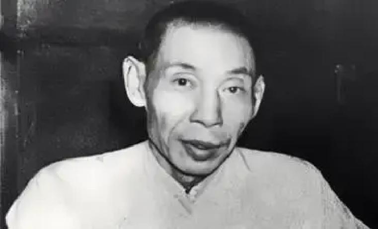 1933年的一天，杜月笙给梅兰芳打电话要4万大洋。梅兰芳为难地说：“杜老板，你知