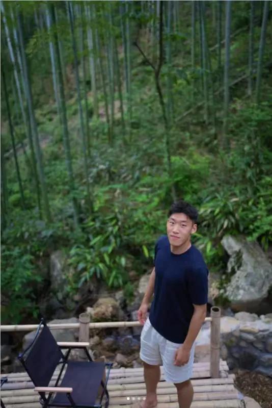 朱辰杰利用仅有的二天休息时间到安吉去放松了一下，对于朱辰杰和蒋圣龙这二个人来说，