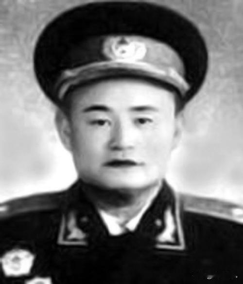 44岁开国少将开会遭警卫员连开3枪！戎马一生未倒战场，却栽在新兵手里195