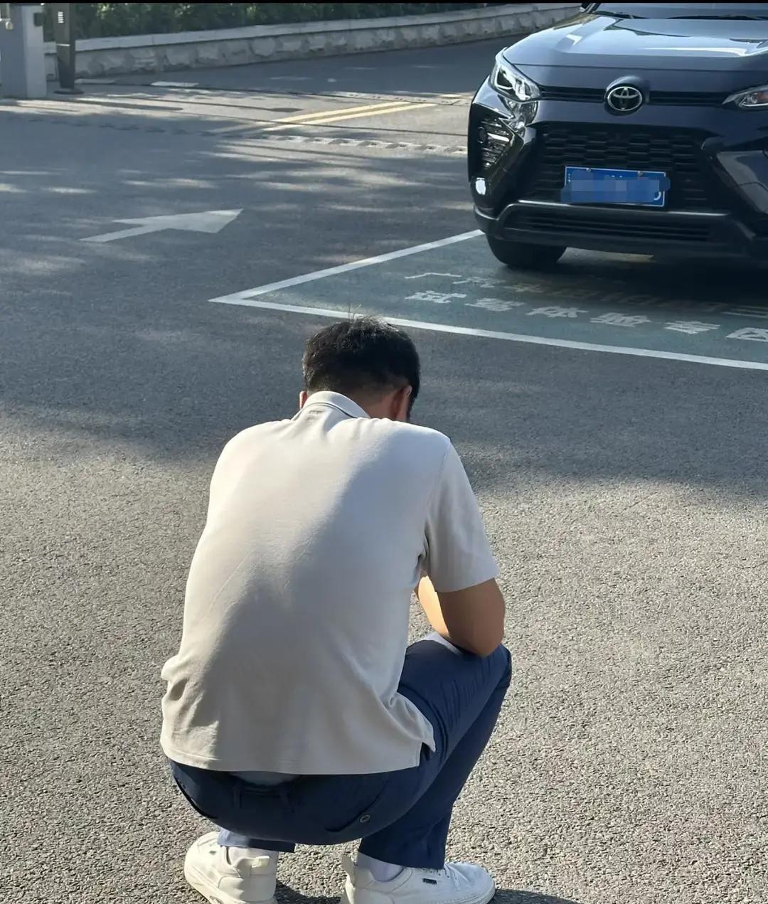 我那个34岁的同学，上个月跟我说，他离了前几年还风生水起开着装修公司一年挣三