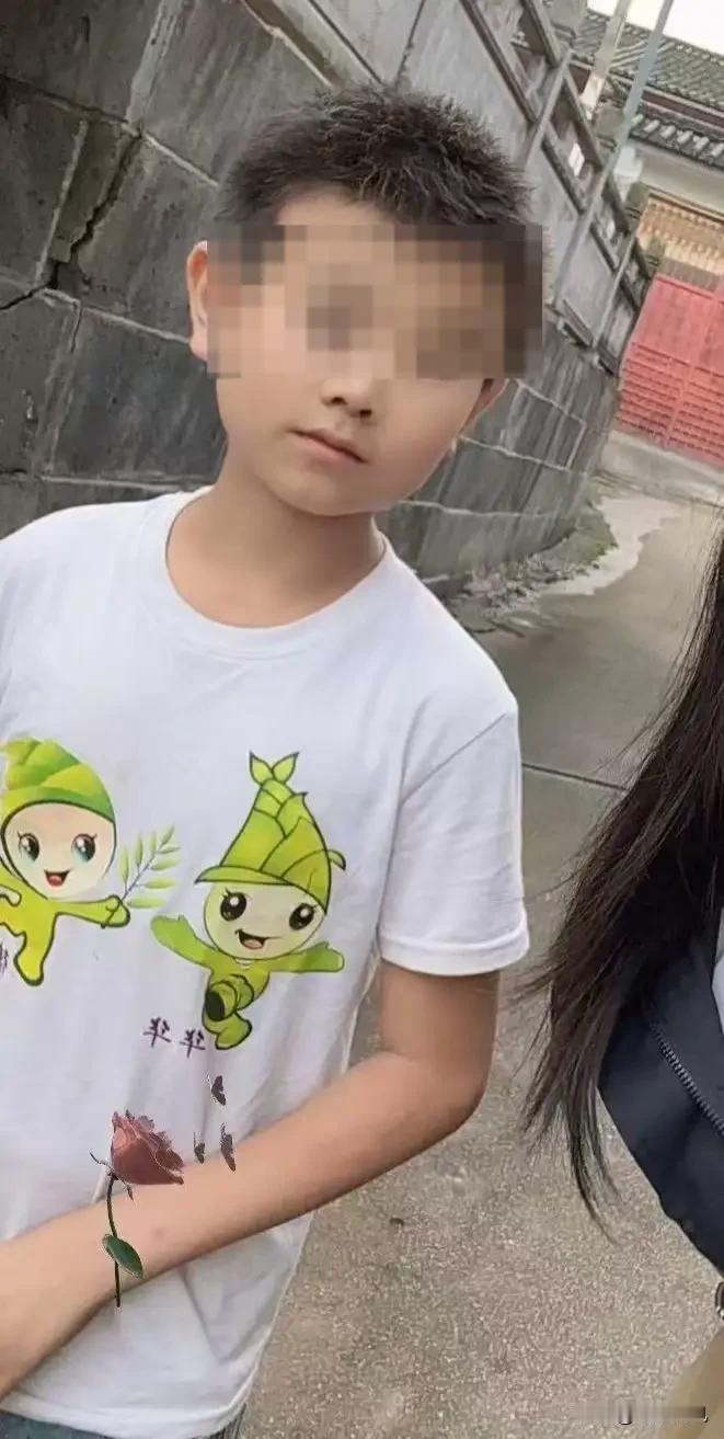 邀约偷铁皮遭拒绝，云南一61岁老妇杀害13岁男孩，一审获死刑这场发生在云南