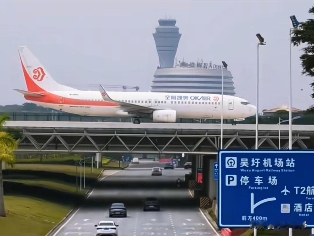 南宁吴圩机场开启双跑道时代，网友直呼应该换个更高档次的机场名字！作为广西境