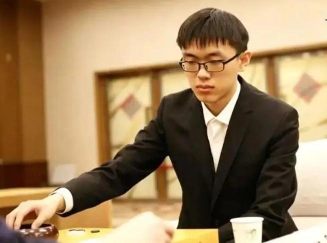 壹月之内~连夺两冠打破魔咒~慢老战胜军师二夺烂柯杯9月7日，第11届烂