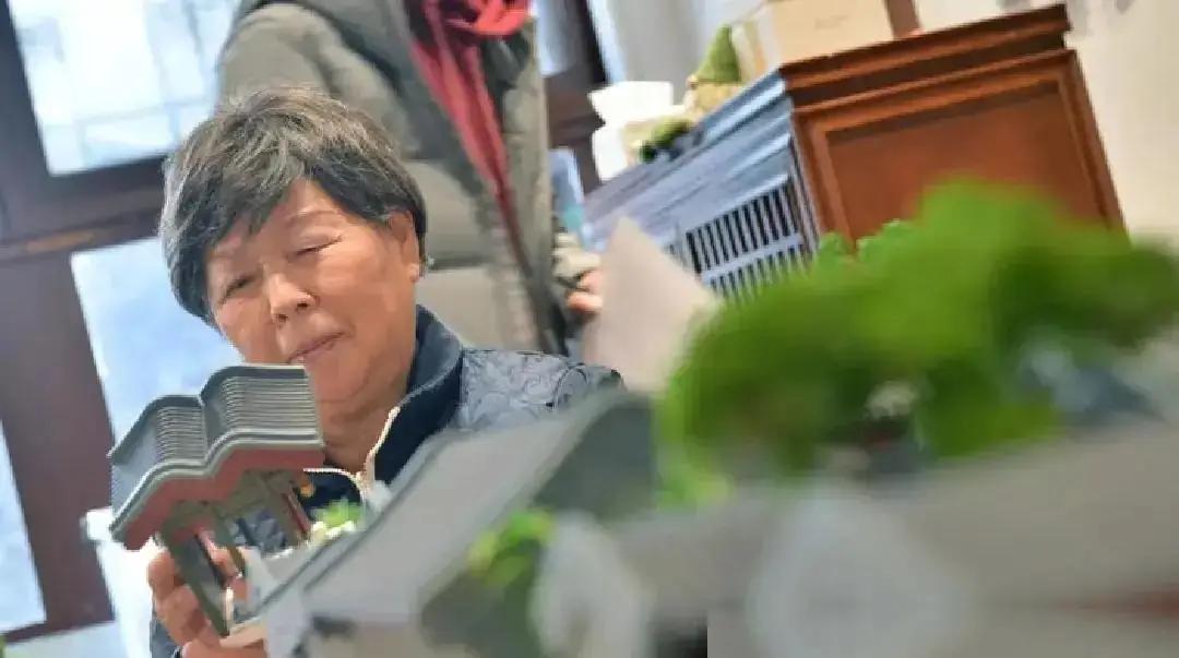 5月21日，高晓松83岁的母亲张克群突然引发全网热议，定居美国23年的她突然宣布