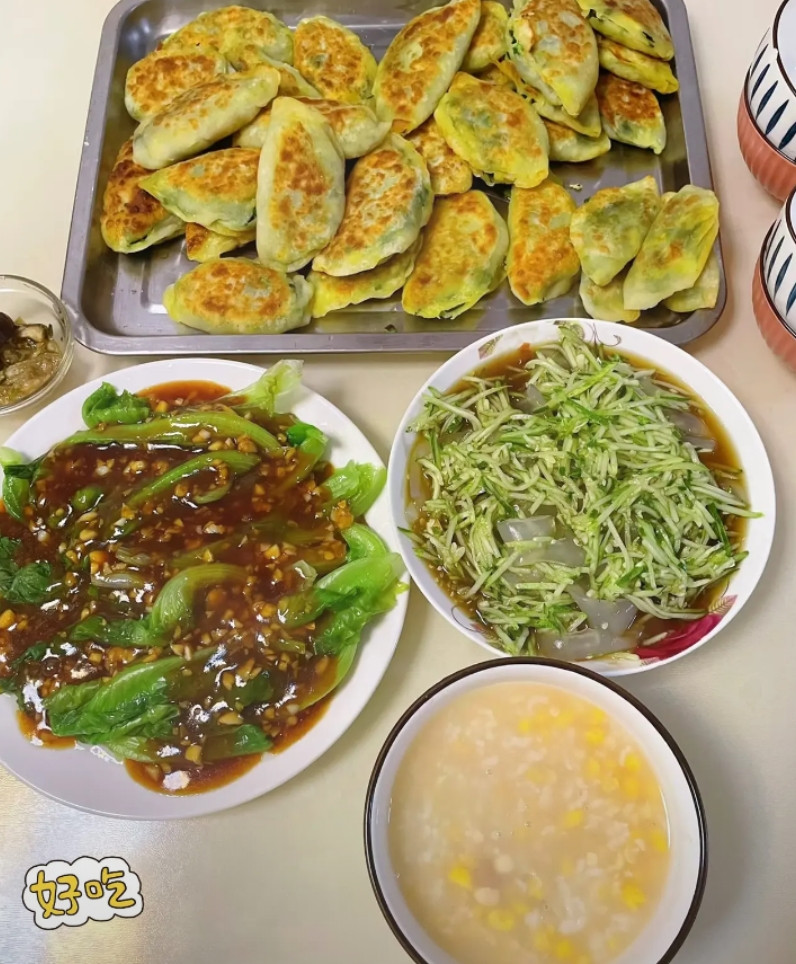嫁到北方才知道什么叫吃“早餐受罪”！婆婆天天变着花样做油饼、韭菜盒子，可我实在