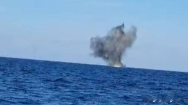 🇷🇴今天，应罗马尼亚海岸警卫队的请求，罗马尼亚海军第39潜水中心的专家引爆了