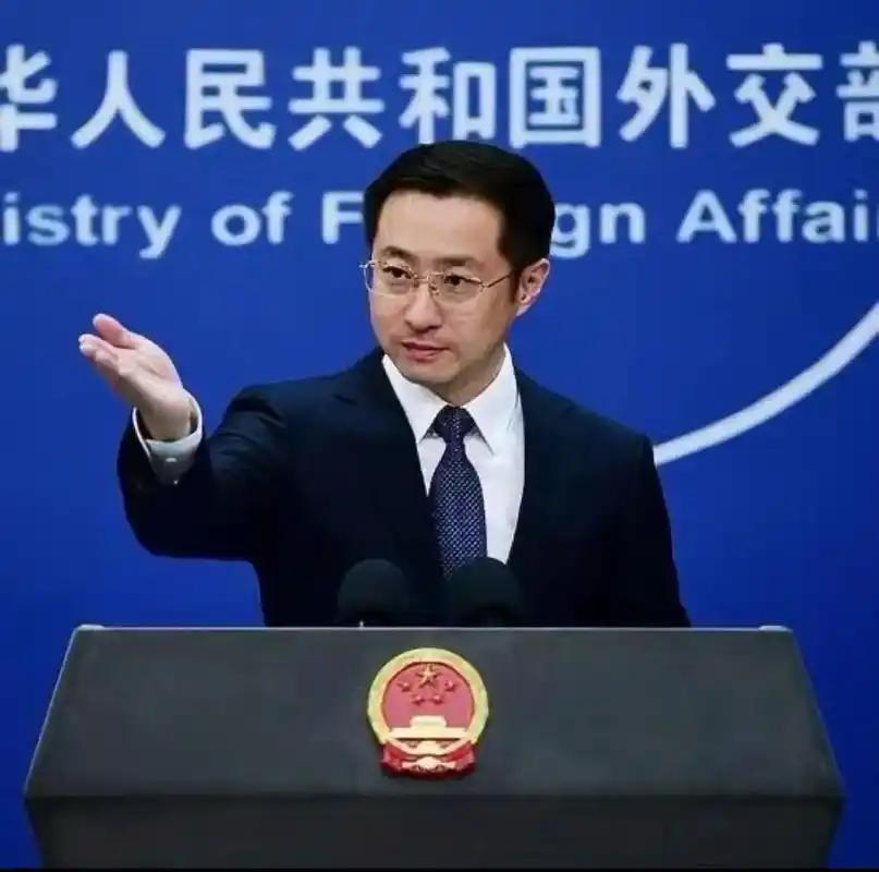 就在刚刚！外交部发言人林剑回应了！回应东海和南海大量部署！中国海军和海警