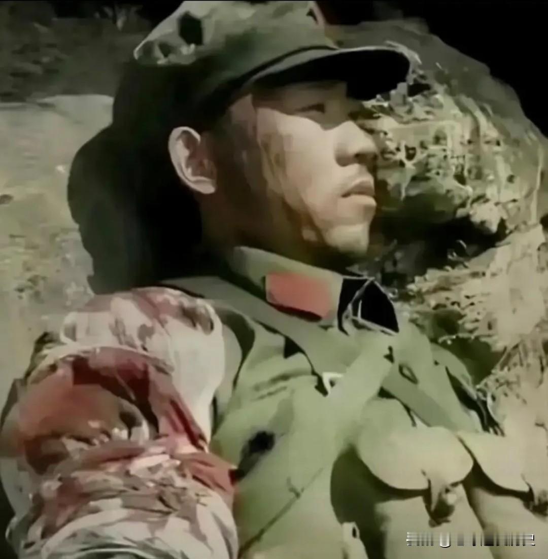 这是蒋金柱烈士留存于世的最后一张照片。1979年对越自卫反击战里，年仅24岁的