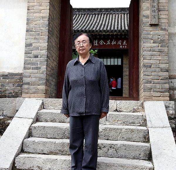 1960年，哈军工院长陈赓办公室冲进一个女孩，她大声问：“凭什么不录取我，我就要