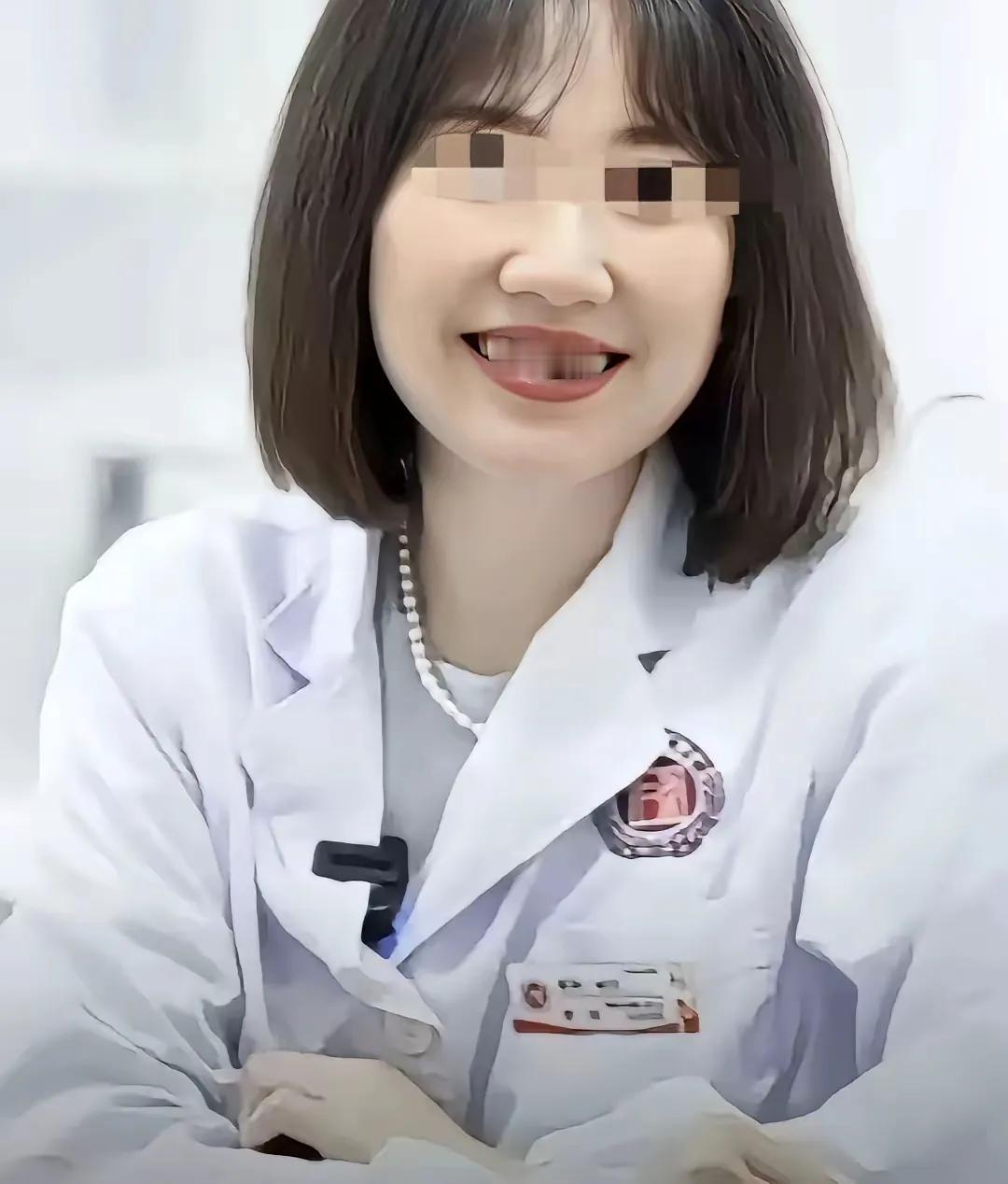 闺蜜说她很羡慕曾医生不仅人长得漂亮，又有个好的工作关键是她已经44岁了，还能