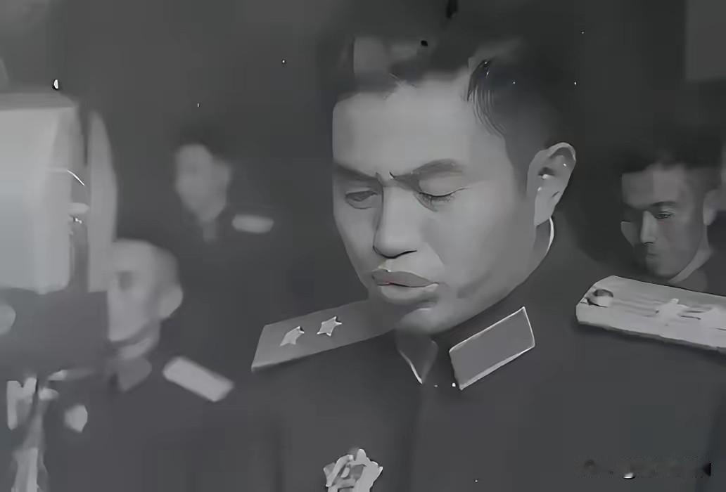 1969年，兰州军区司令皮定钧在外视察，路过一村庄时，发现几个十几岁赤裸身体的姑