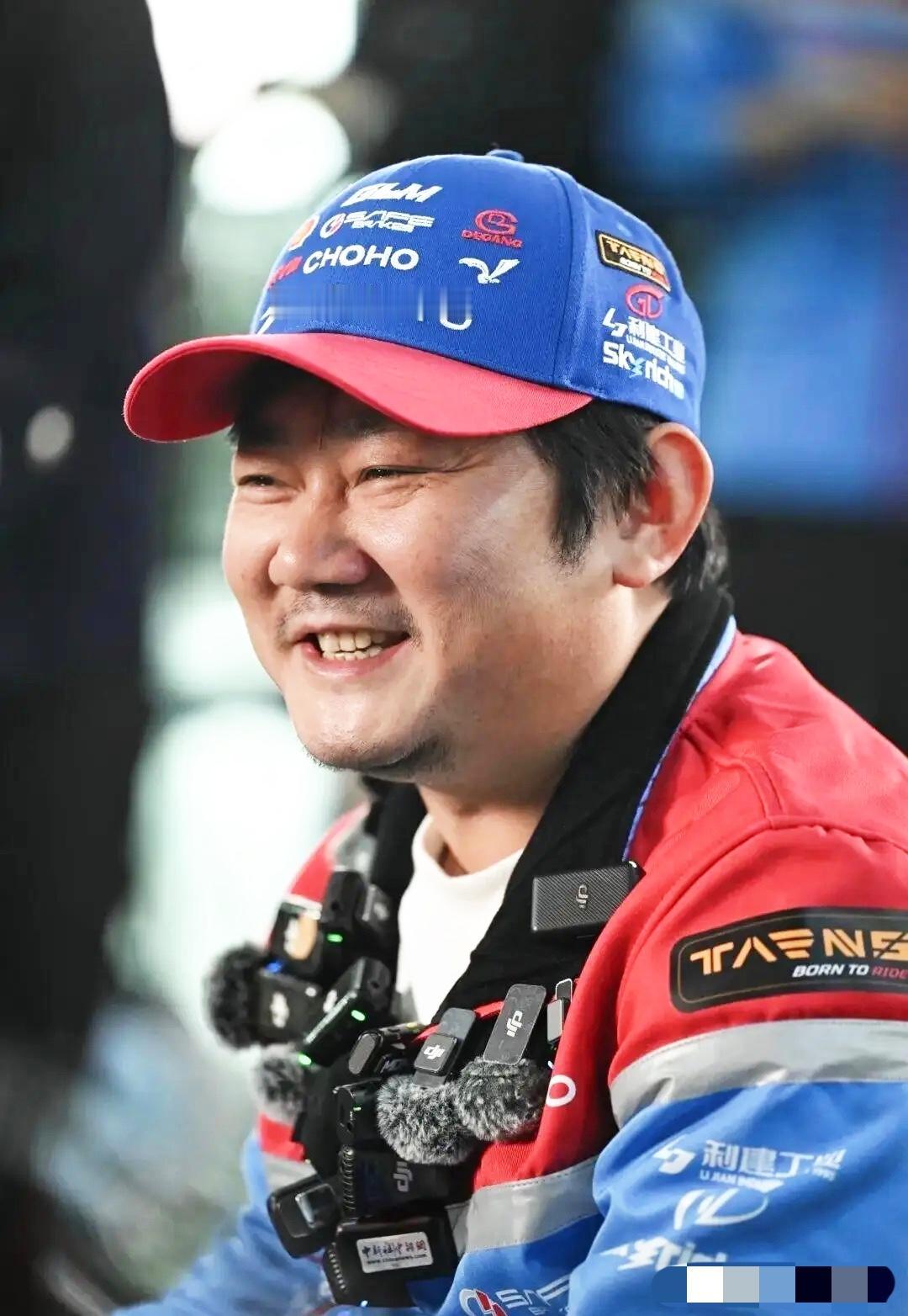 太顶了！张雪机车官宣：大量招人，退役军人优先年补5000元...张雪