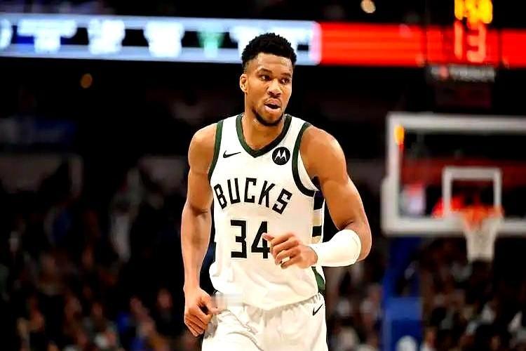 这交易方案的脑洞开得比宇宙还大吧！现在网上吵翻了，有人说火箭用申京+范弗利特