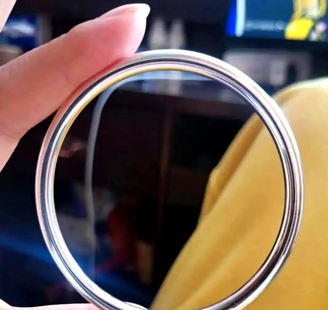 银价一夜飙三倍，银行柜台挤爆了。不是取钱，是抢银条。7块跳到19块。现货创