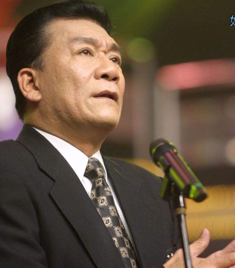 1986年，侯耀文为了跟韦唯在一起，抛弃了发妻刘彦，可是同居一年后，侯耀文又爱上