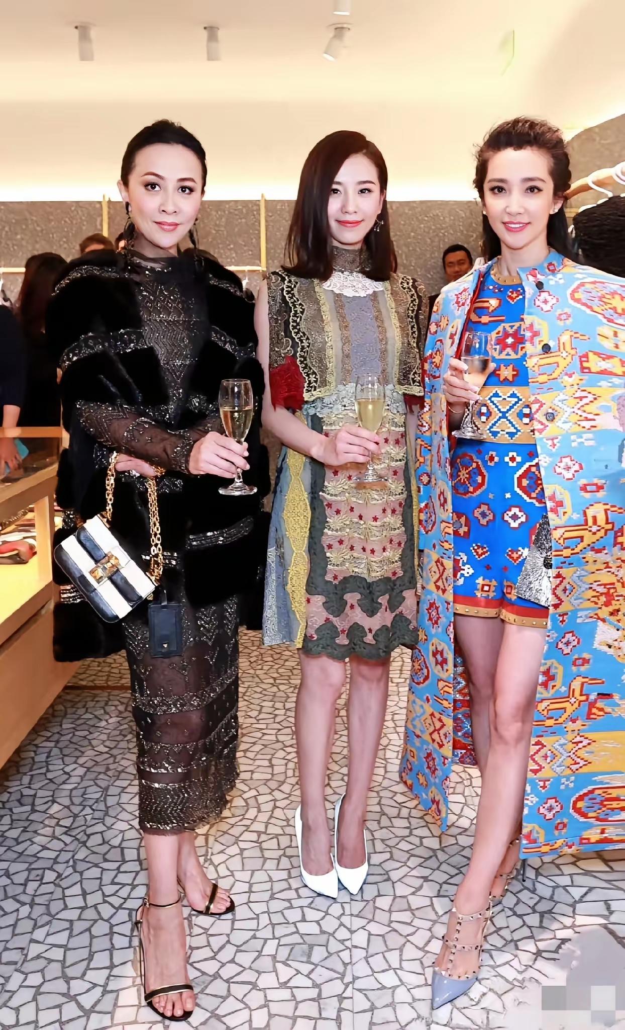 刘嘉玲，脚型很美，就是二脚趾头太长了。