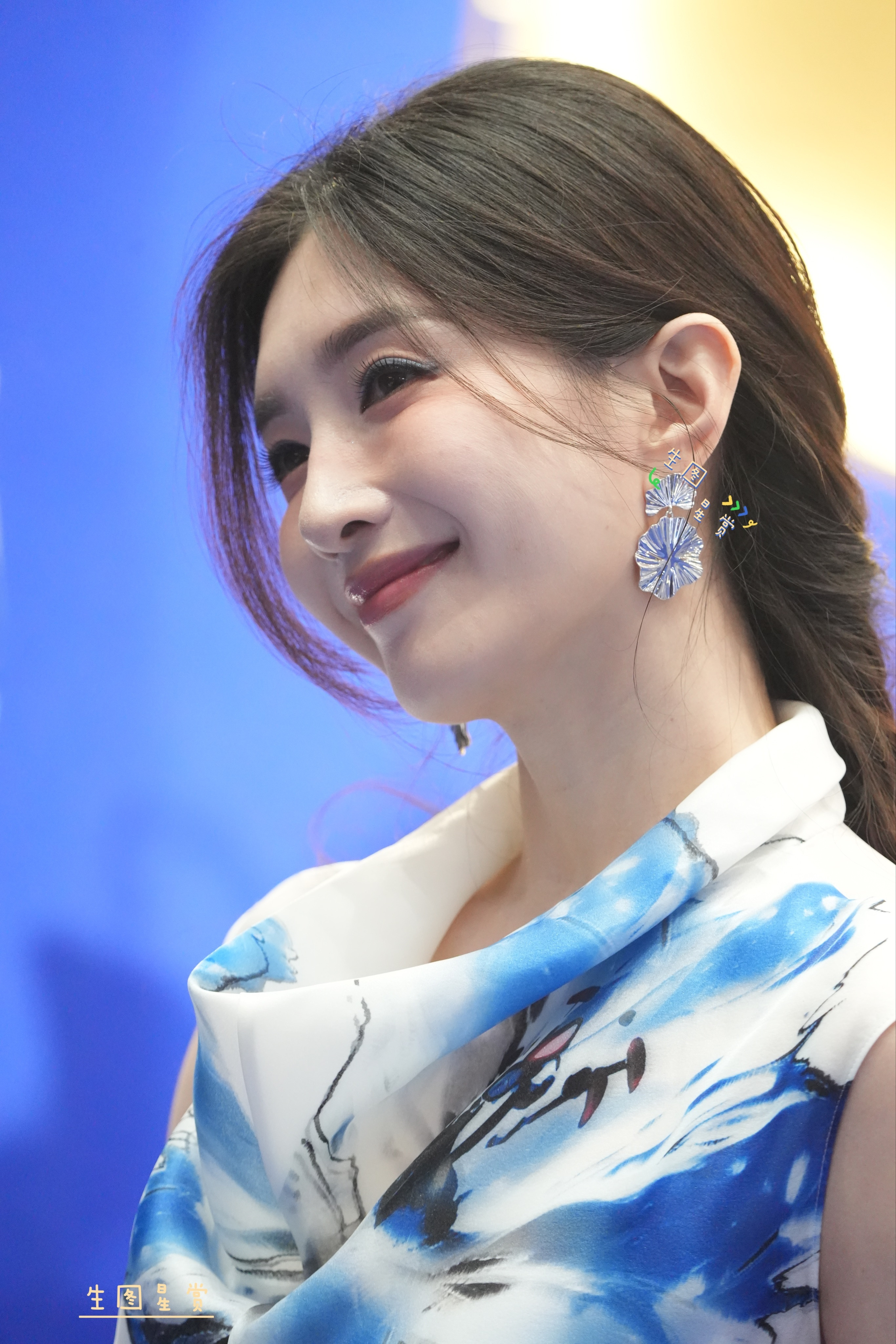 江疏影250417北影节风尚大秀生图清冷感江江巧笑倩兮，美目盼兮🦋美如兰花，淡