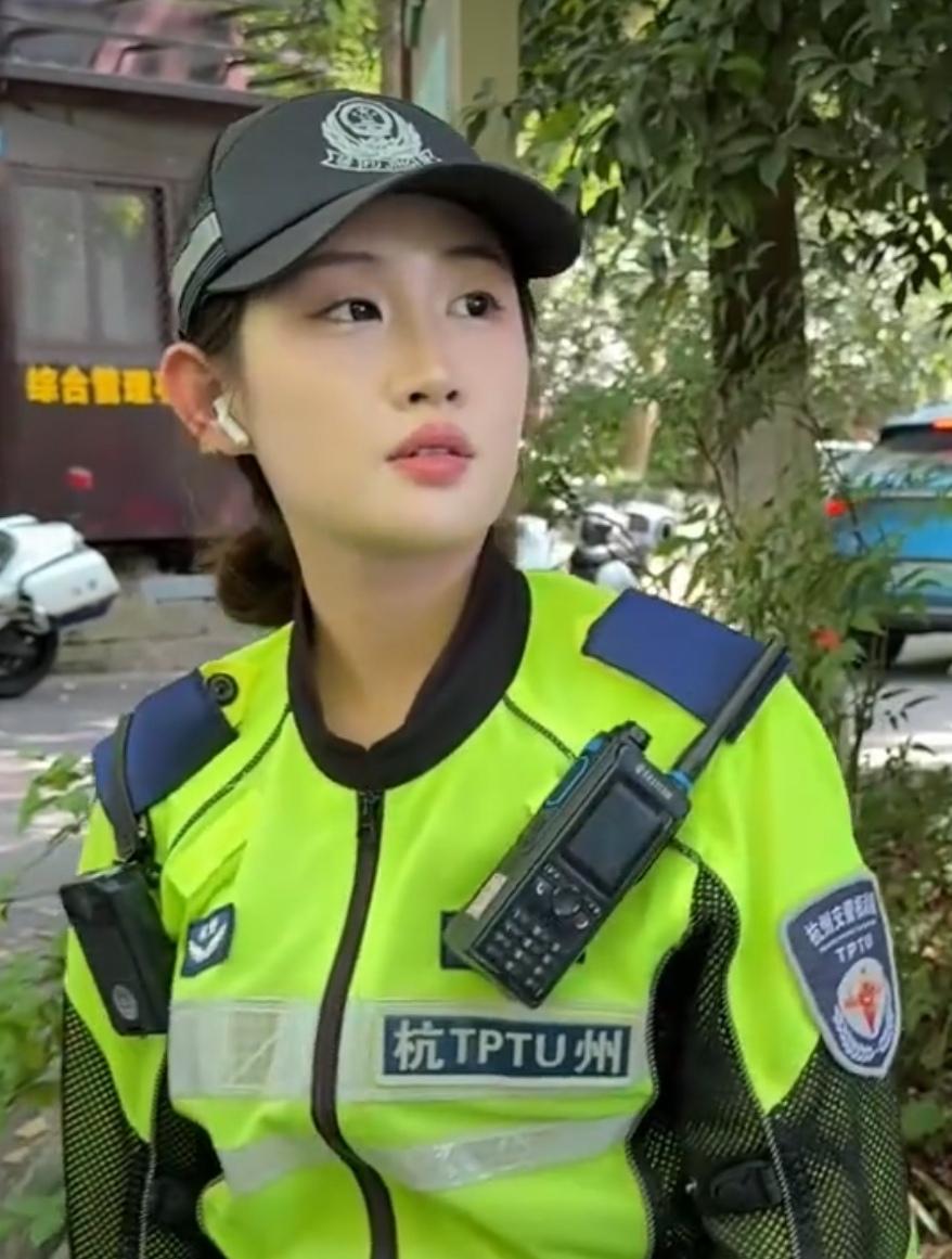 交通协管与辅警‌根本就不是一回事‌！辅警是公安机关依法招聘的‌法定警务辅助力