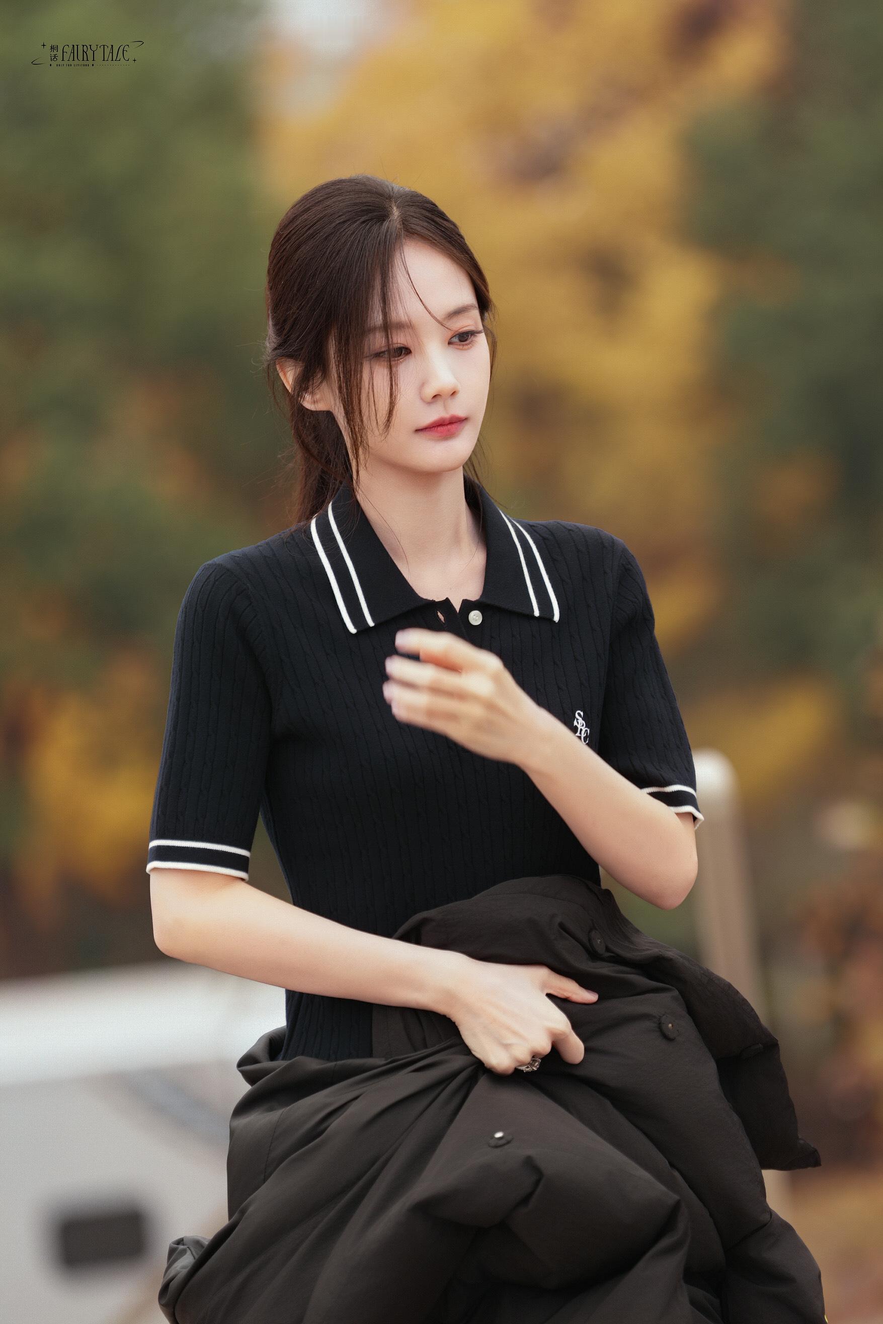 李一桐251208美人余上班