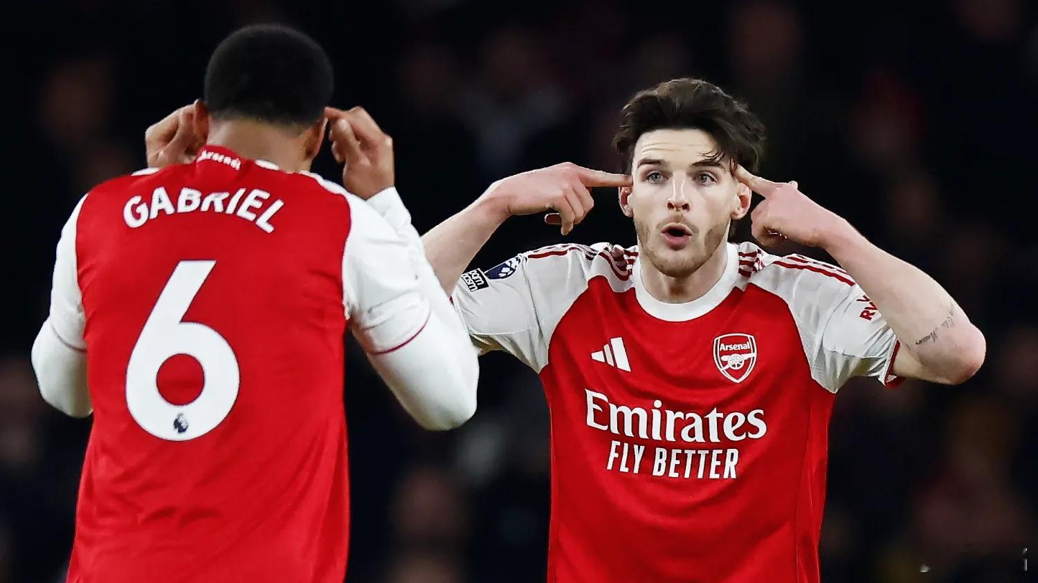 阿森纳2比3曼联我们都先冷静冷静，把一些杂音去掉，仔细思考一下阿森纳输掉这场比