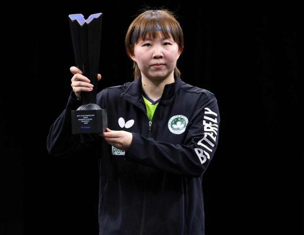 夺冠后的朱雨玲气色红润，状态不错。网友疑惑，打比赛的时候，看着朱雨玲已经累