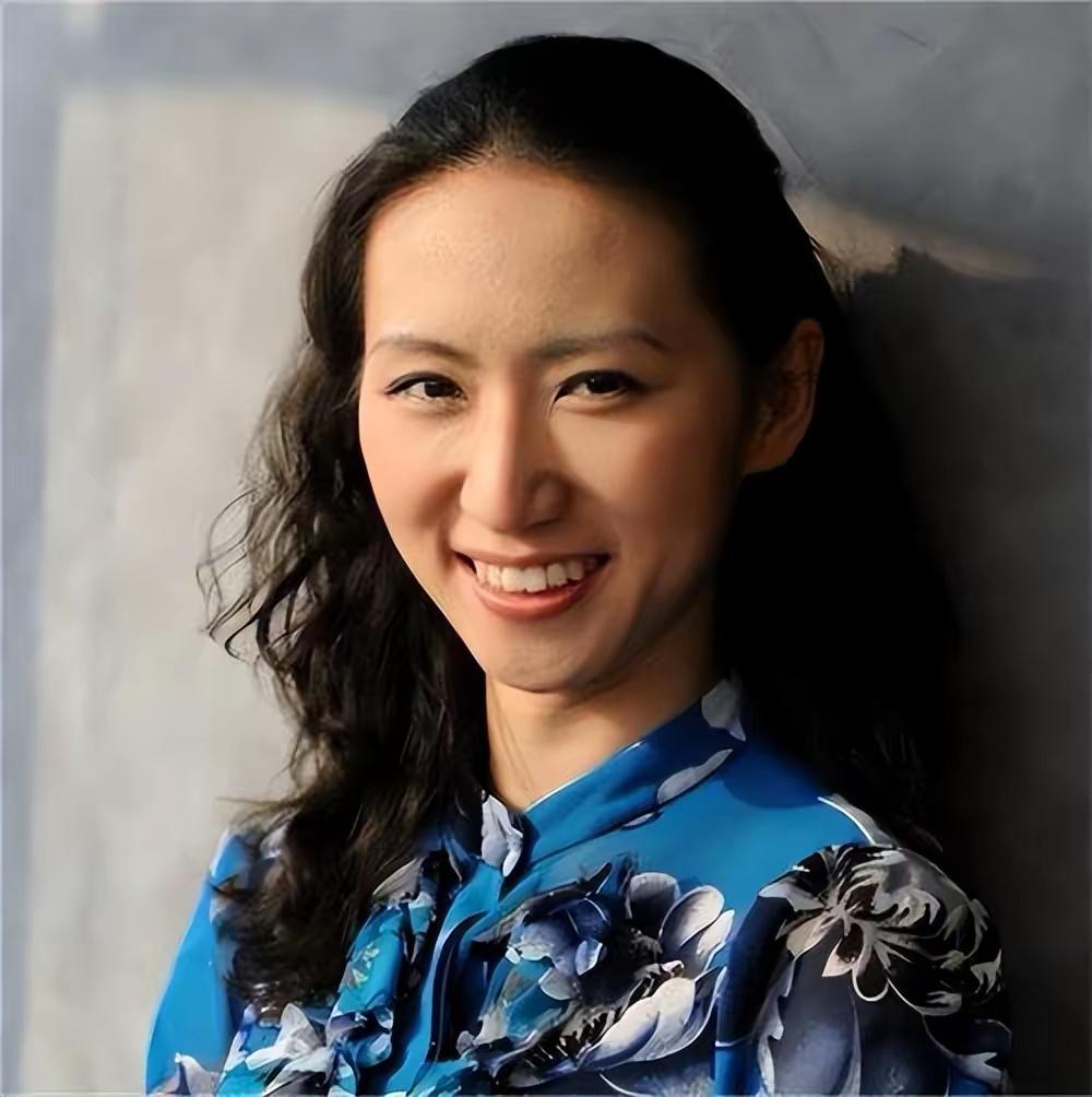 别再叫她“新邓文迪”了！李一诺的狠，是把人生活成“自我掌舵”的勇者游戏。清