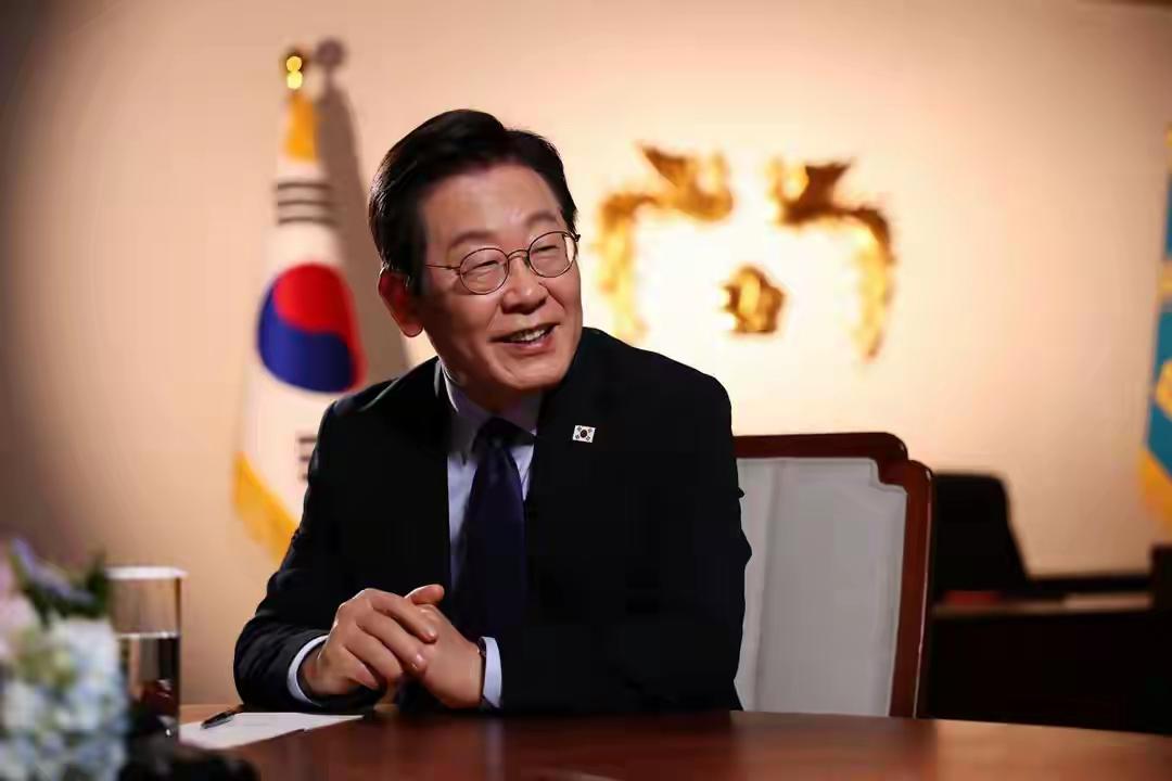 韩国总统李在明孤注一掷，为了自己制定的计划能够顺利的实施，更为了挽回民众的信任，
