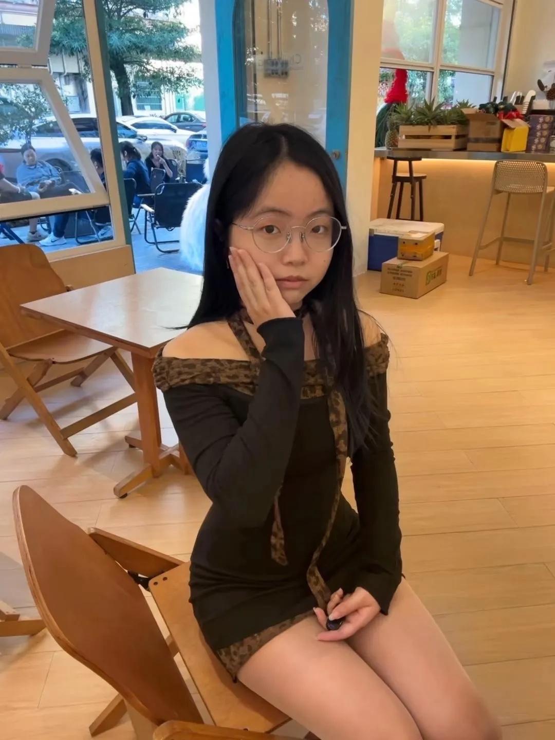书中自有黄金屋如何挑选和搭配丝袜?每日搭配分享·时尚穿搭日常搭配高跟鞋分享
