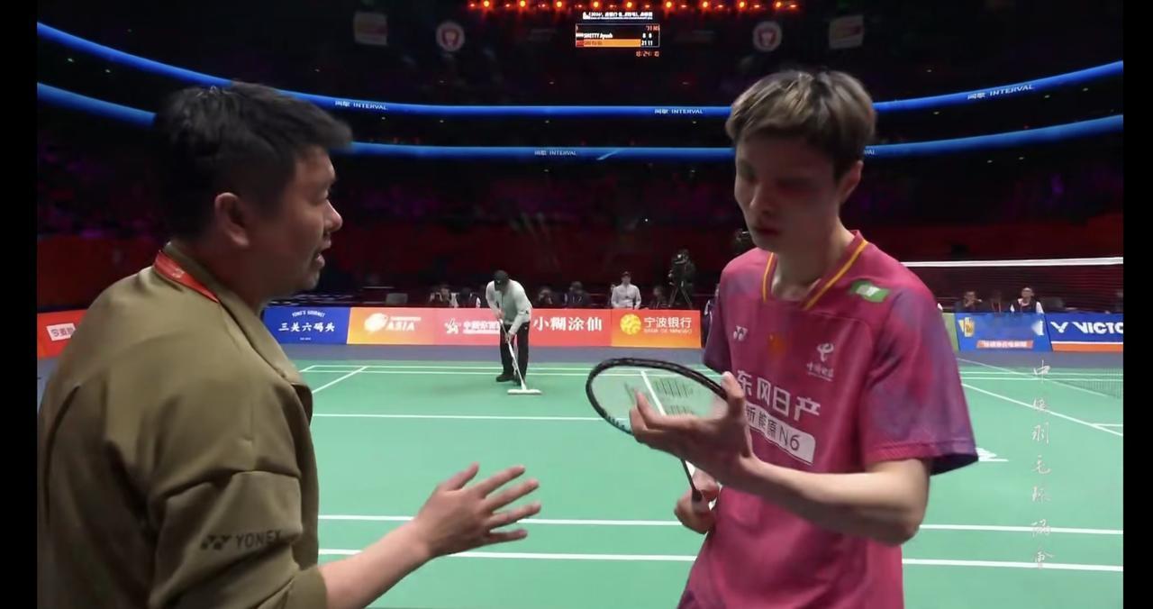 石宇奇汤杯对阵加拿大队突退赛，一单直接判负，国羽0-1开赛，真相到底是战术还是真