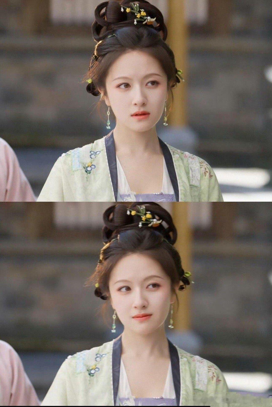 李兰迪少女时期的生长痛终于结束了她今年真的好可怕！剧里没有一帧崩的，这部剧能明