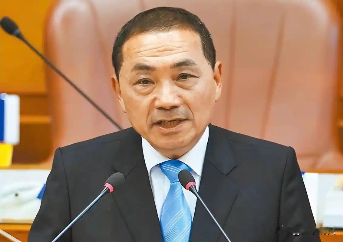 侯友宜喊话郑丽文：希望她自己承认自己是“中华民国”的人。温读历史评论：都什么