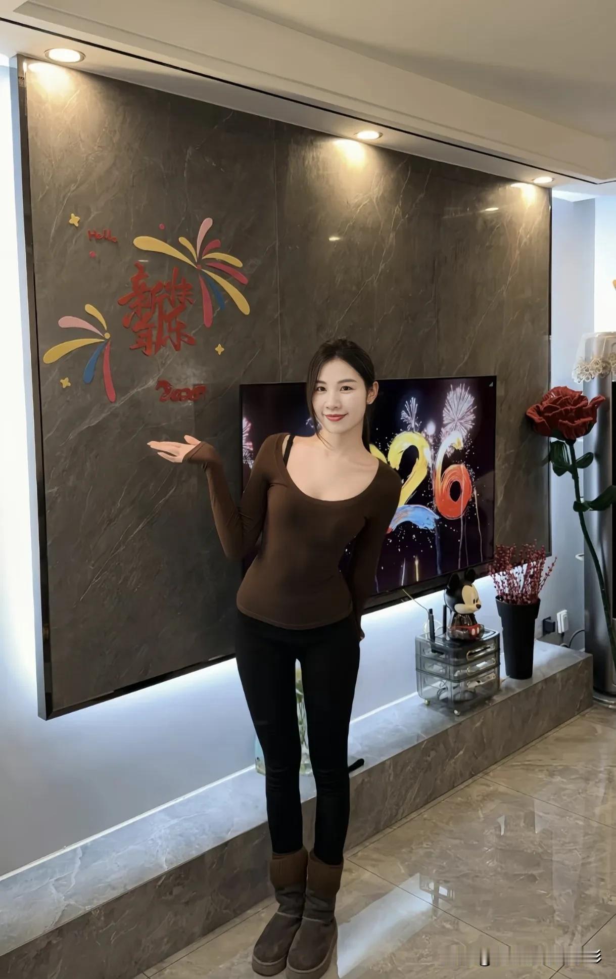 庆祝闺蜜入住新房，羡慕[玫瑰]我也要努力才行了[呲牙笑]