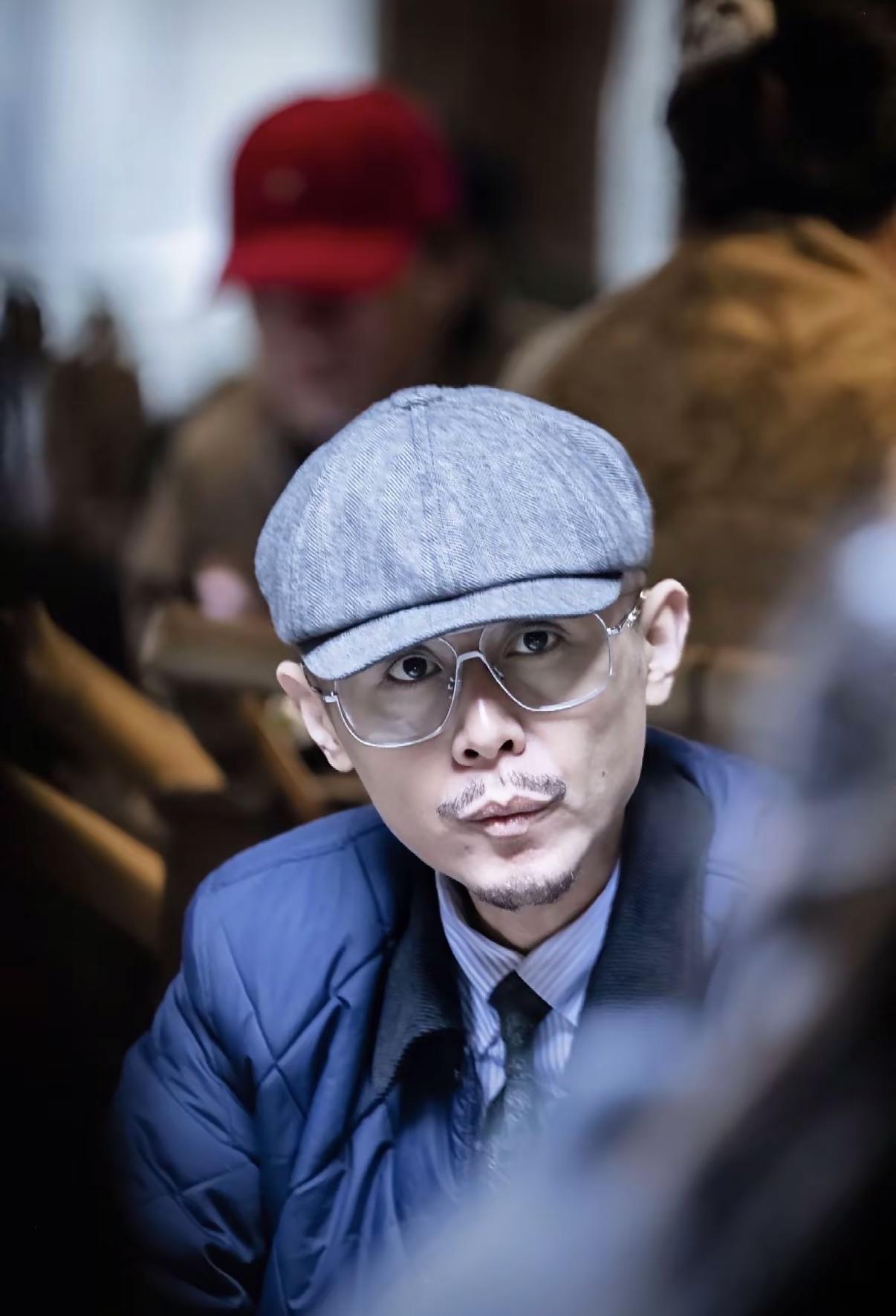 连麦男子：冰哥，我今年52岁，在这家厂子干了快三十年，马上就要退休了，活了大半辈
