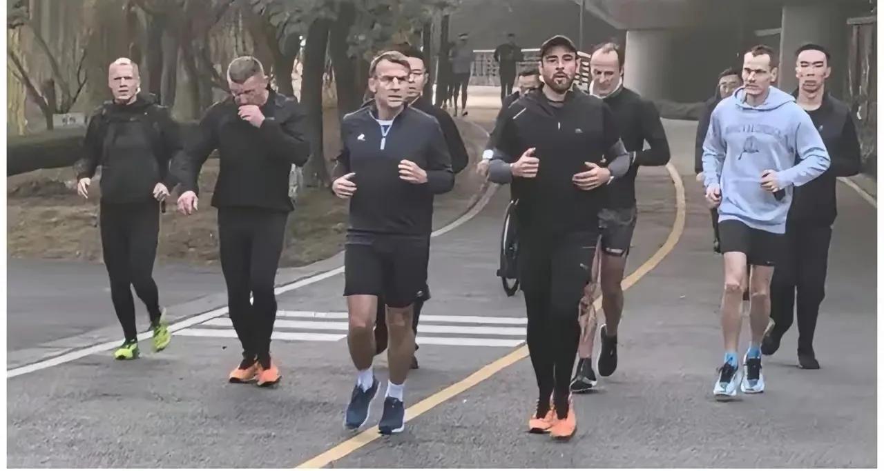 马克龙结束了为期三天的访华，自称唯有一个遗憾，他想多多了解中国，但是这次行程时间