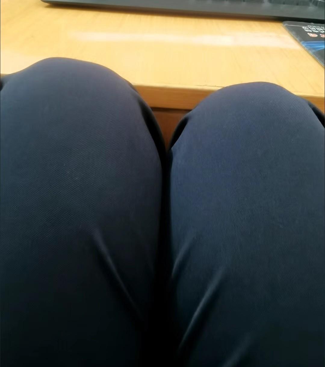 前一段时间，感觉自己很自律，在办公室不怎么说话，最近一段时间，工作越忙，感觉话还
