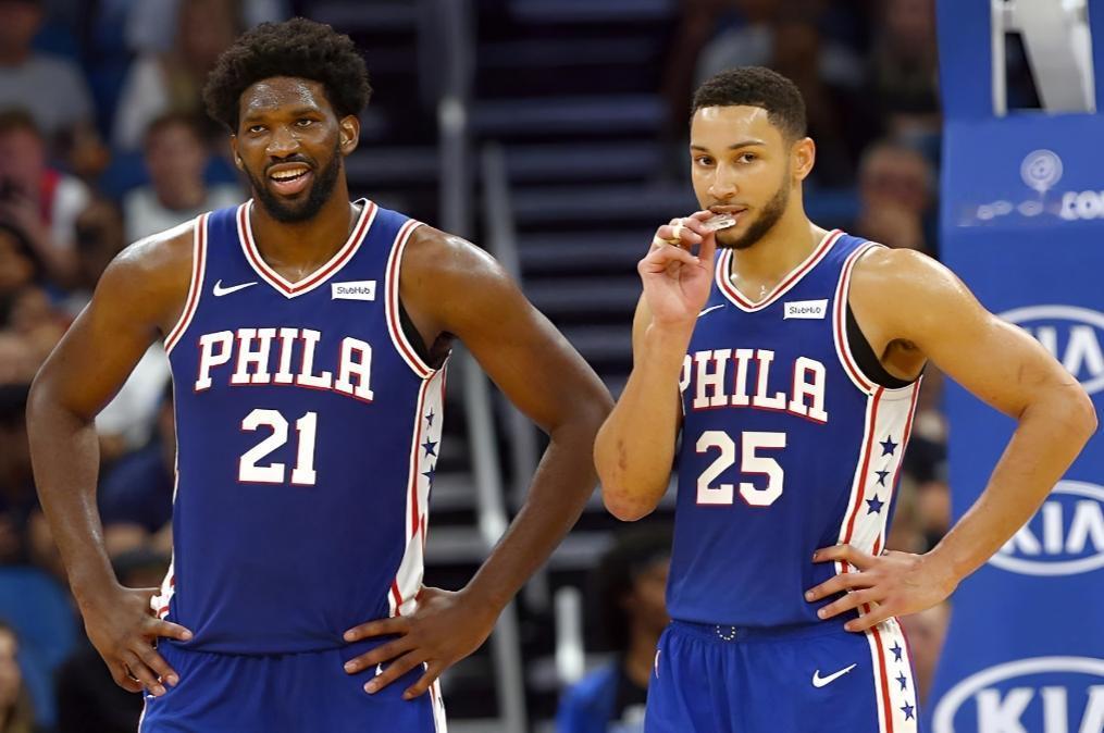 从天选之子到未老先衰，恩比德和西蒙斯真是一对垃圾兄弟！76人再也不提相信过程