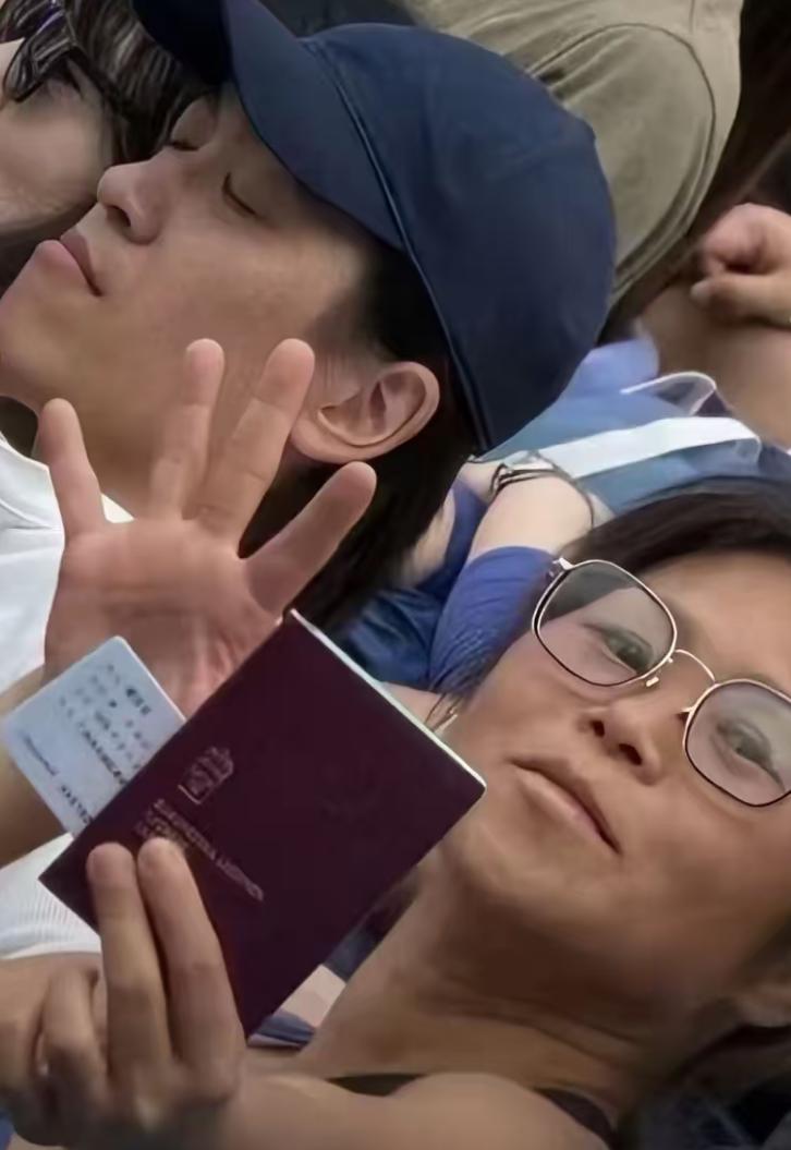 面相果然是个玄学。我把上海大师赛里那位网球姐的照片给老婆看，老婆看了一眼