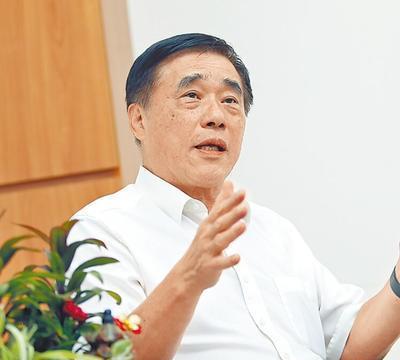 郝龙斌突然放话，要求我们能够正视所谓的“中华民国”！国民党主席选举前，郝龙斌突