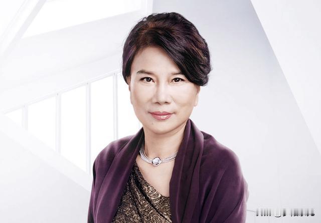 格力业绩寒冬狂撒56亿分红背后：董明珠独揽4000万，24亿分红真相刺痛谁的心？