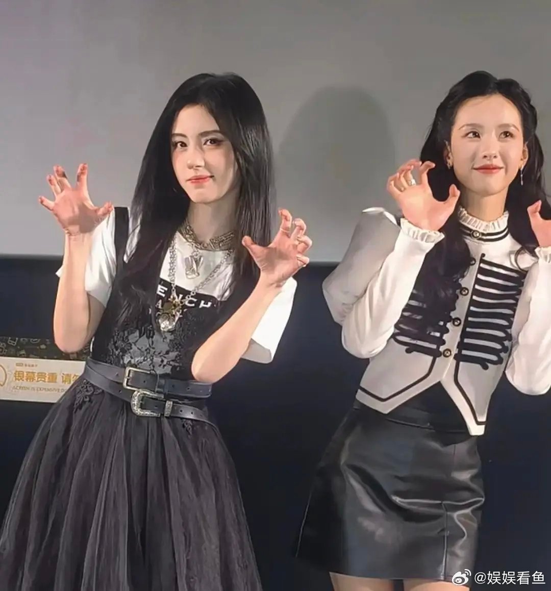 月0️⃣直播，🍊嘟同框比美，谁赢了？