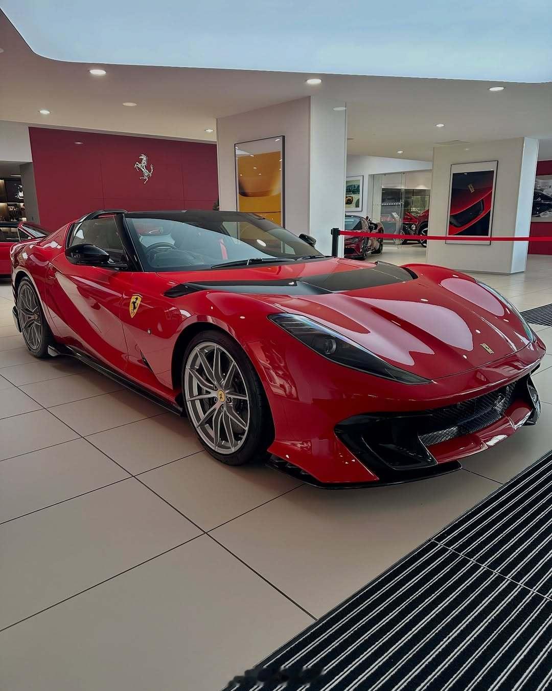 Ferrari812CompetizioneAperta​​​